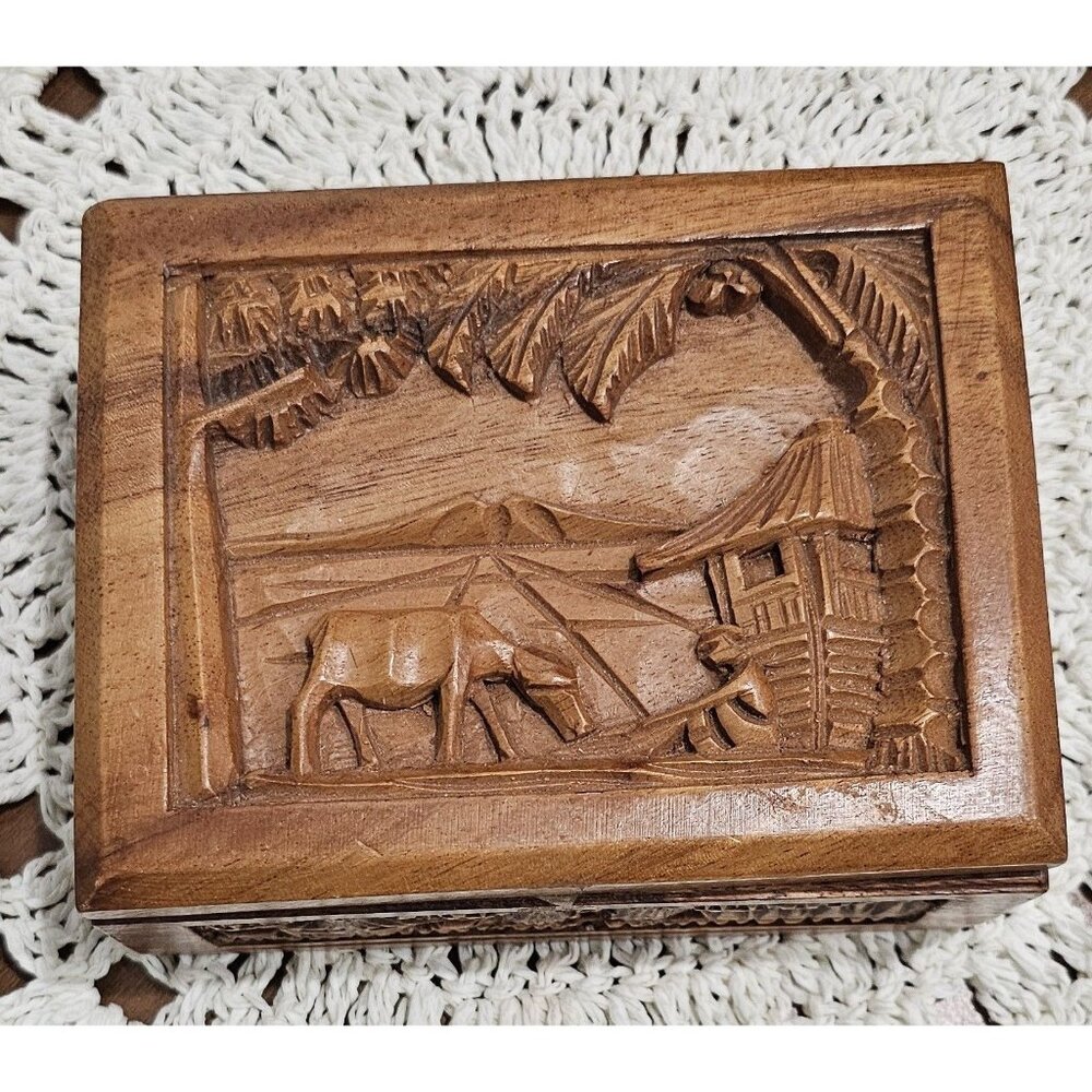 Wooden African Trinket‎ Box 6x6x3